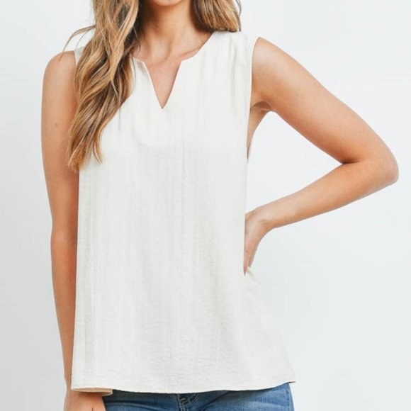 Plus Size Solid Split Neck Sleeveless Blouse Olive - Picture 3 of 11